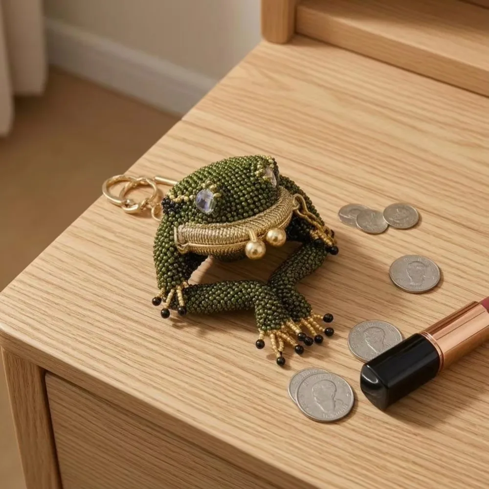 Mini Charming Frog Coin Purse 3D Cartoon Style Beaded Keychain Coin Purse Kiss Lock Closure Frog Keychain Pouch for Students