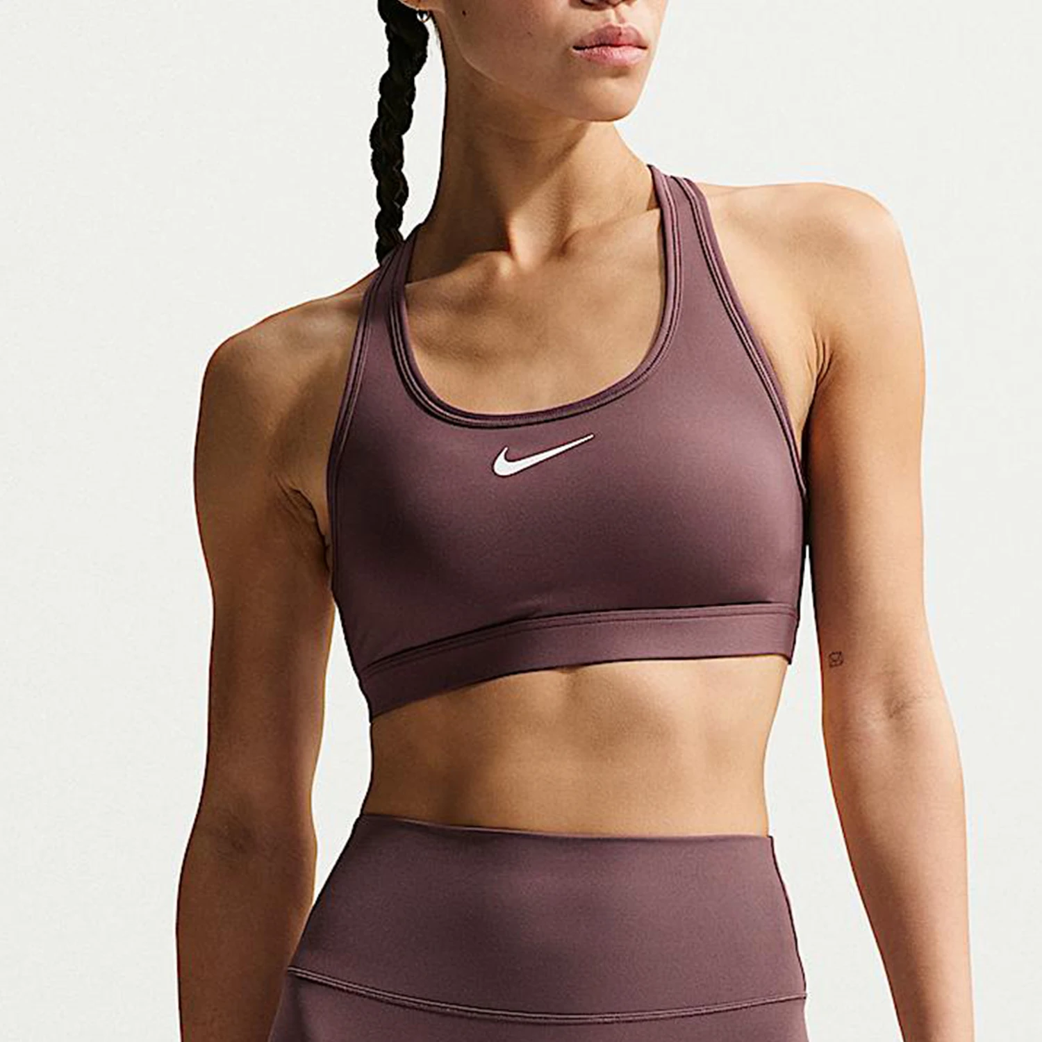 

Оригинальное женское спортивное нижнее белье Nike Swoosh с круглым вырезом и принтом DX6822-502