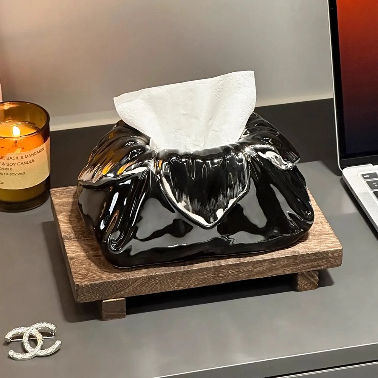 

High end tissue box, artistic decoration, home coffee table, living room napkin box, bedroom desktop paper box