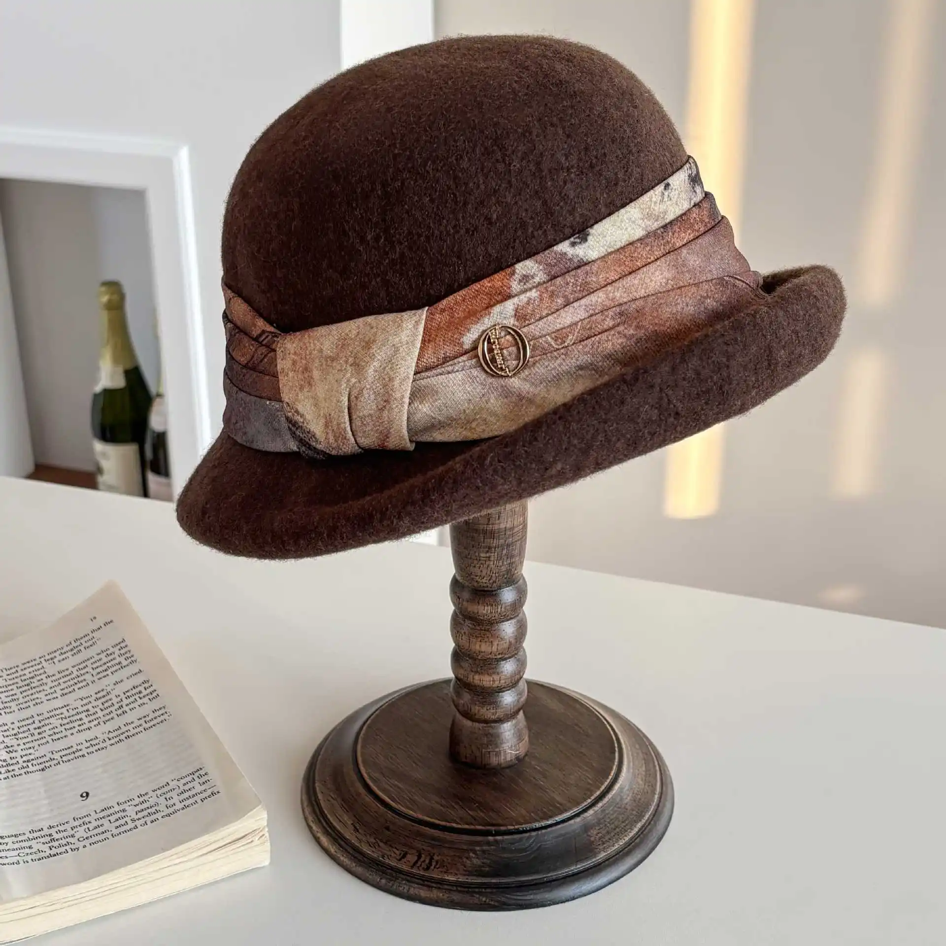 Cappello da pescatore in lana con nastro colorato elegante stile Hepburn francese Cappello a cilindro da donna mondana di alta qualità