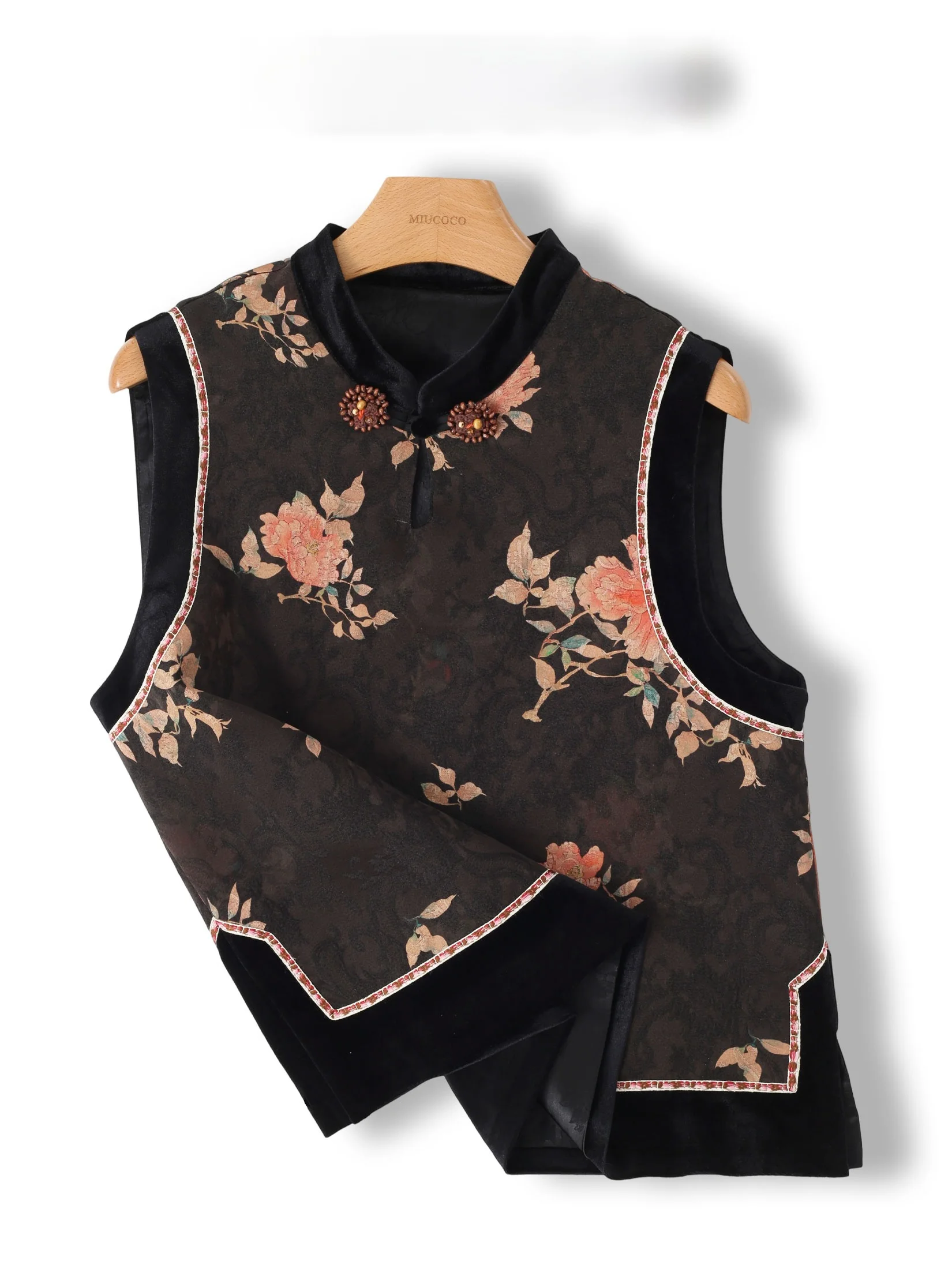 

Loose Fit Chinese Style Jacket with Button Design Sleeveless Women's Fashionable Versatile Top Recommendation by Li Bao Xiang