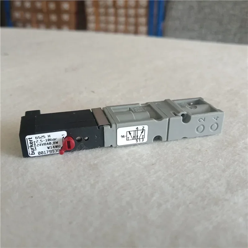 2026.4 Burkert6525 Solenoid Valve H 2.5-10bar 24V 8W 00179938 Baode/Baodi.