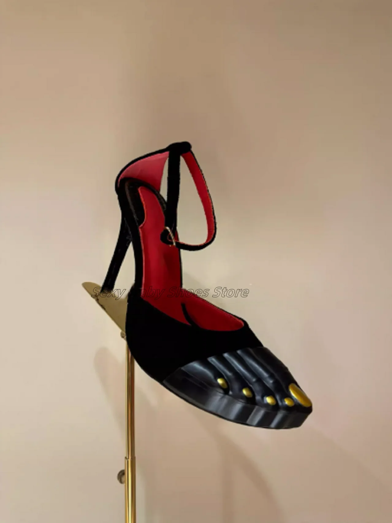 

Metal Toed Decorative High Heels Women's Slim Sandals New European and American Foreign Trade Fashion Niche Style