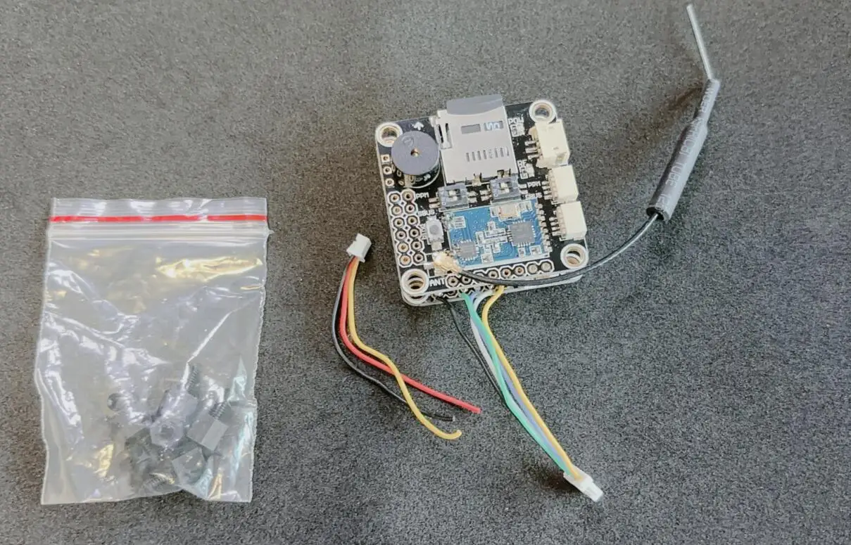 

Встроенный контроллер полета RacerCube F3 EVO Встроенный 8-канальный приемник PPM/SBUS Frsky RX MWOSD с PDB для FPV