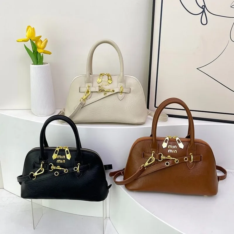 

Luxury Fashionable Vintage Diaper Bag Unique Designer For Women Large Capacity Leather Shoulder Bag Elegant Crossbody Minimalist