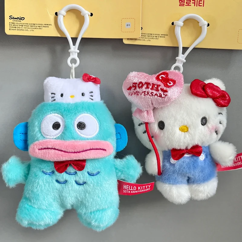 Sanrio 50 aniversario Hello Kitty mochila colgante serie Linda muñeco de peluche Anime relleno llavero juguete de dibujos animados regalo de cumpleaños ﻿