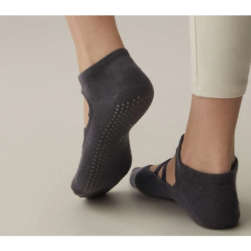 

Нескользящие носки для йоги для женщин, профессиональные хлопковые спортивные носки для пилатеса и танцев, спортивные носки с открытой спиной и ремешком