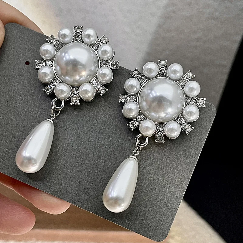 

Vintage Exaggerated Imitation Pearl Pendant Earrings Women Big Pearl Fashion Jewelry Party Show Collection Earrings Accessroies