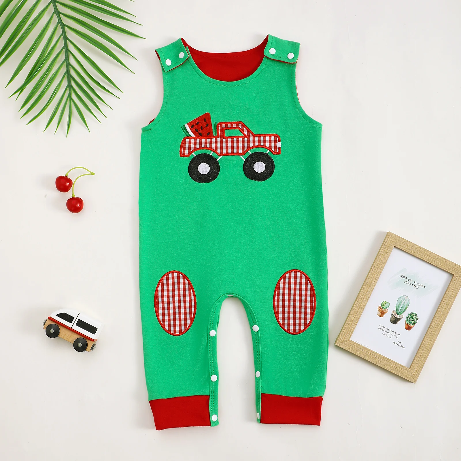 Baby-Jungen-Strampler mit Auto-Patchwork und gesticktem Muster, lange Hose