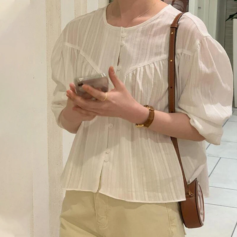Lässige weiße Button-Up Long Sve irt Vintage Loose Fit Sli Layering Doll irt Trendy Round Ne Other Material 00%