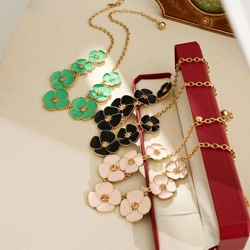 

New Retro Flower Necklace Temperament Three-dimensional Big Flower Enamel Glaze Necklace Dress Banquet High-end Fashion Versatil