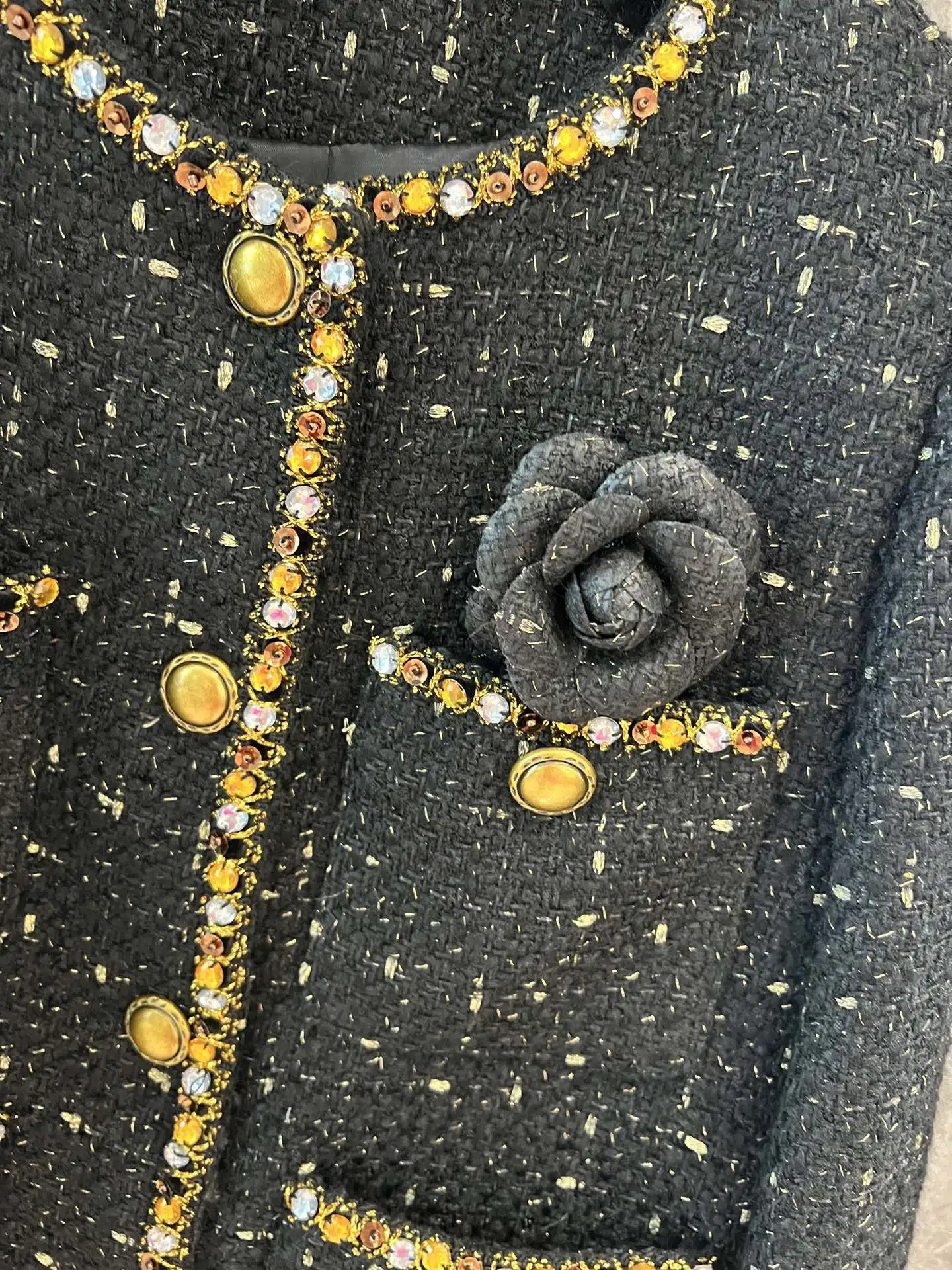 2024 Autumn/Winter New Women's Clothing Black gold color sequin diamond embellished woolen jacket 1011