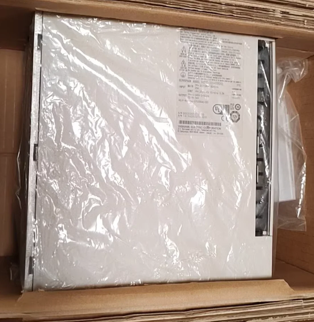 SGD7S-330A00B202 Brand New Servo Drive Original Genuine，Fast shipping，SGD7S 330A00B202