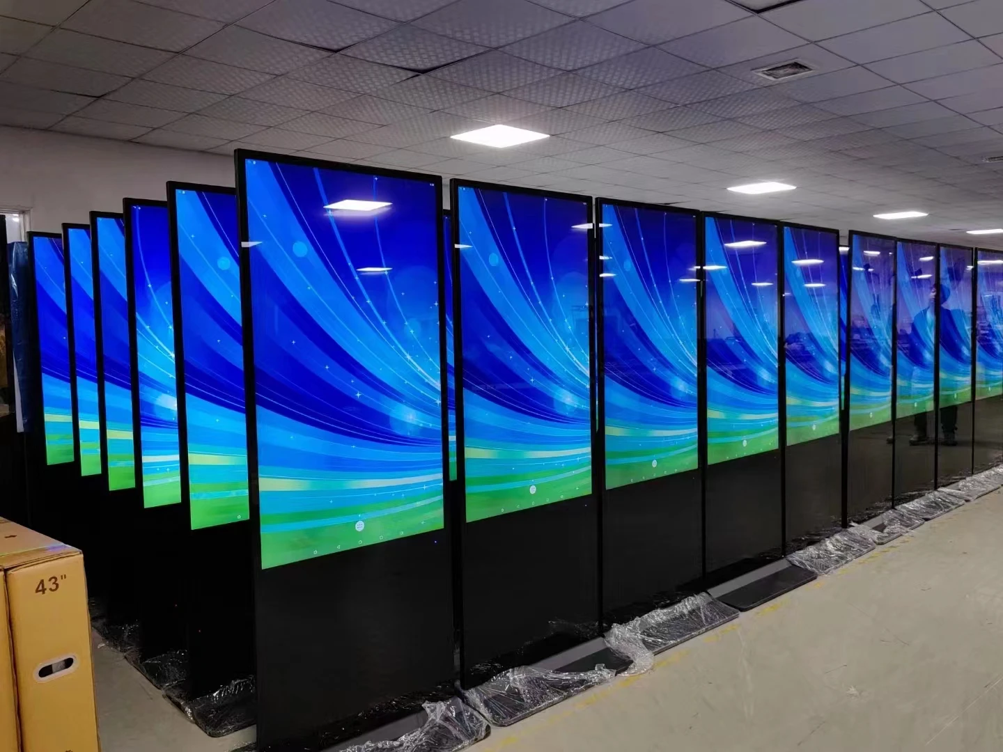 55 Inch Free Sample Available Ultra Thin Totem Display Touch Screen Kiosk Advertising Player LCD Floor Standing Digital nage
