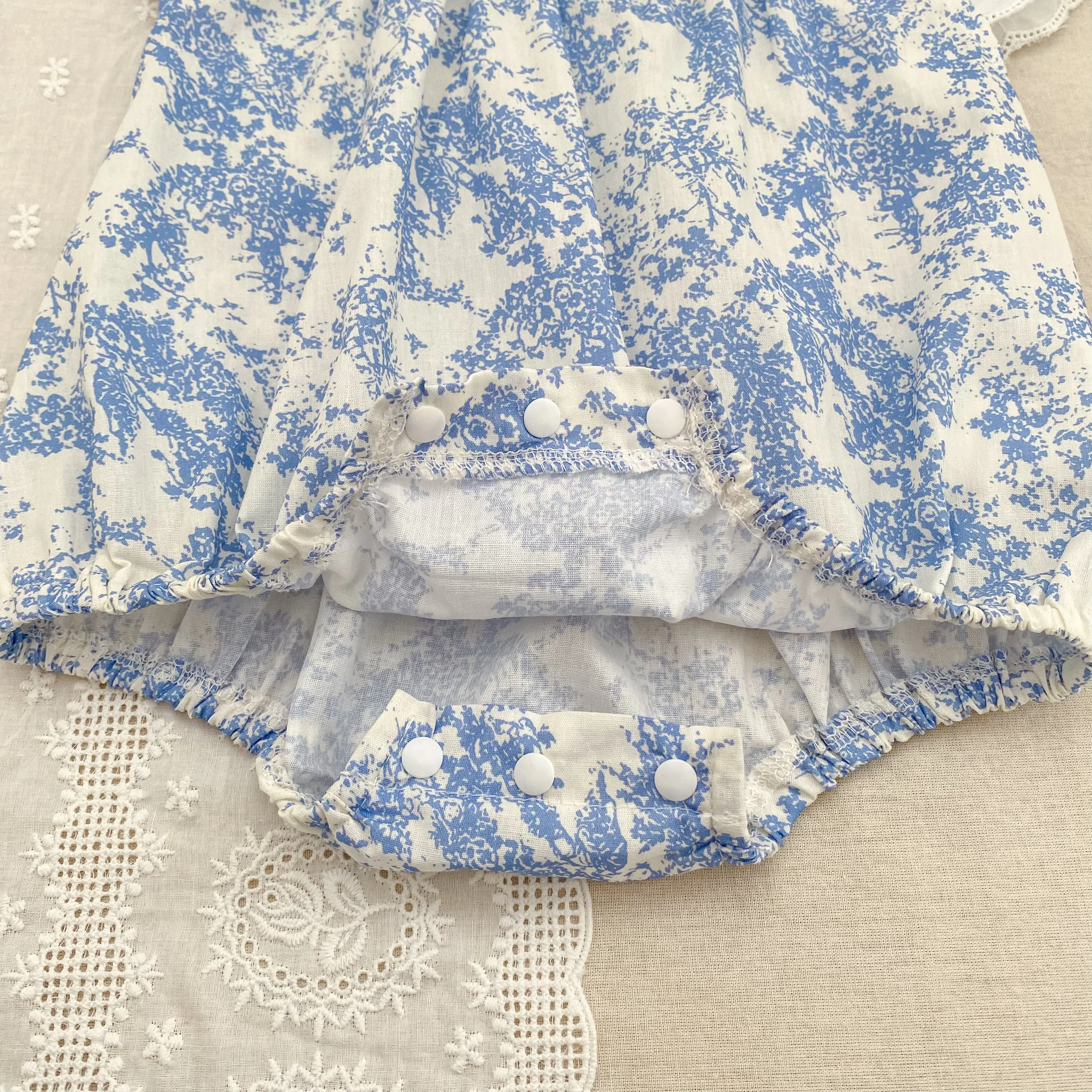 2026 Neuer Sommer Neugeborenen Baby Mädchen Strampler 0-24M Baby Mädchen Flatterärmel Baumwolle Mädchen Blumen Wickel-Baby-Mädchen-Strampler – Detail 11