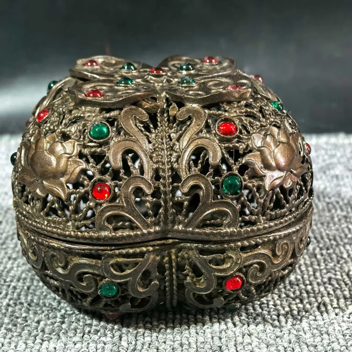 Palace royal boutique collection box treasured filigree gilt inlaid gem jewelry box ornament