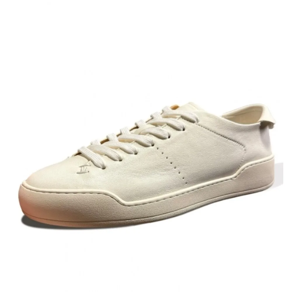 White cowhide casual men's shoes, handcrafted with soft soles and breathable skateboard shoes