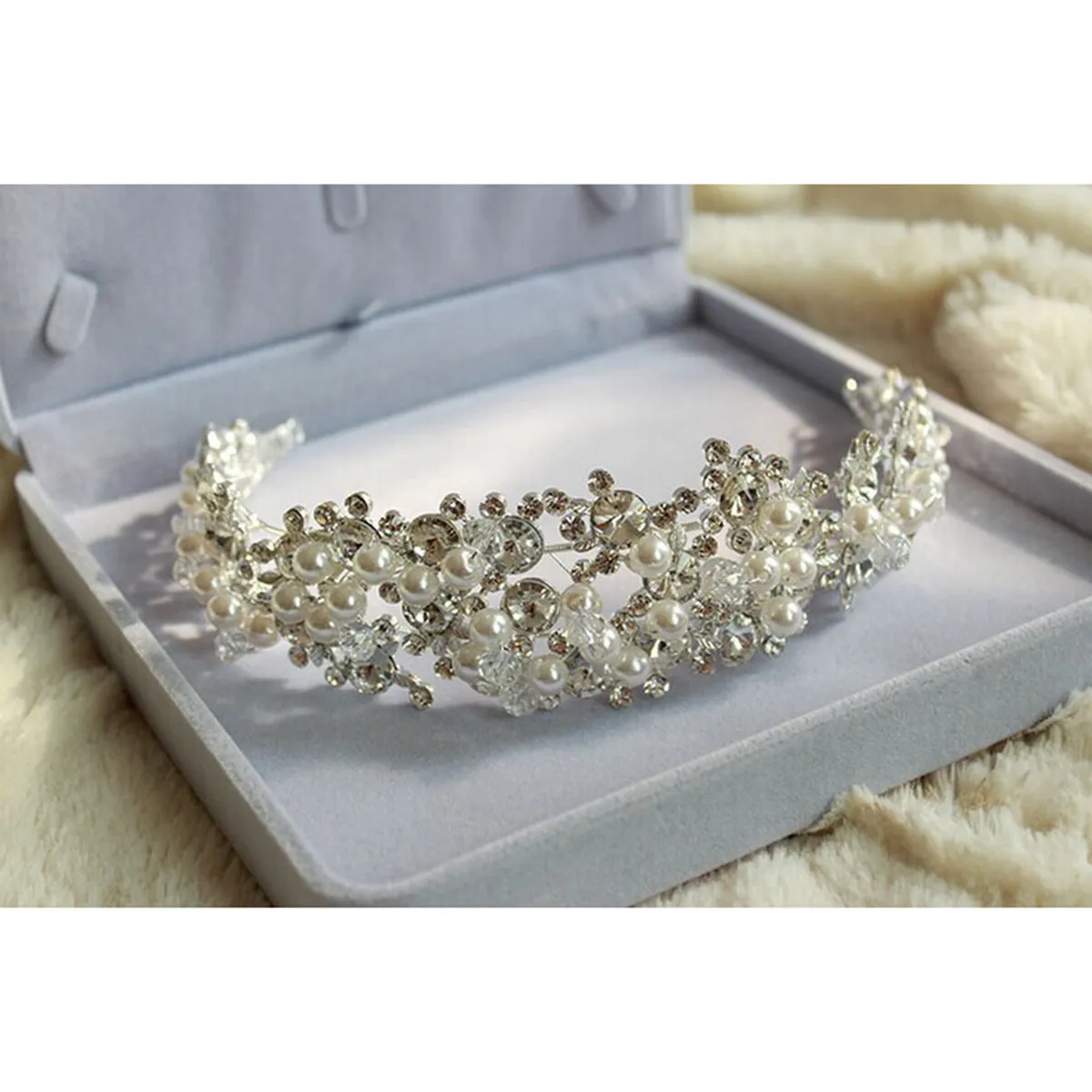 

Жемчужная тиара-ободок со стразами для женщин, для свадьбы, вечеринки, выпускного, танцев, 16x12x5 см, регулируемая