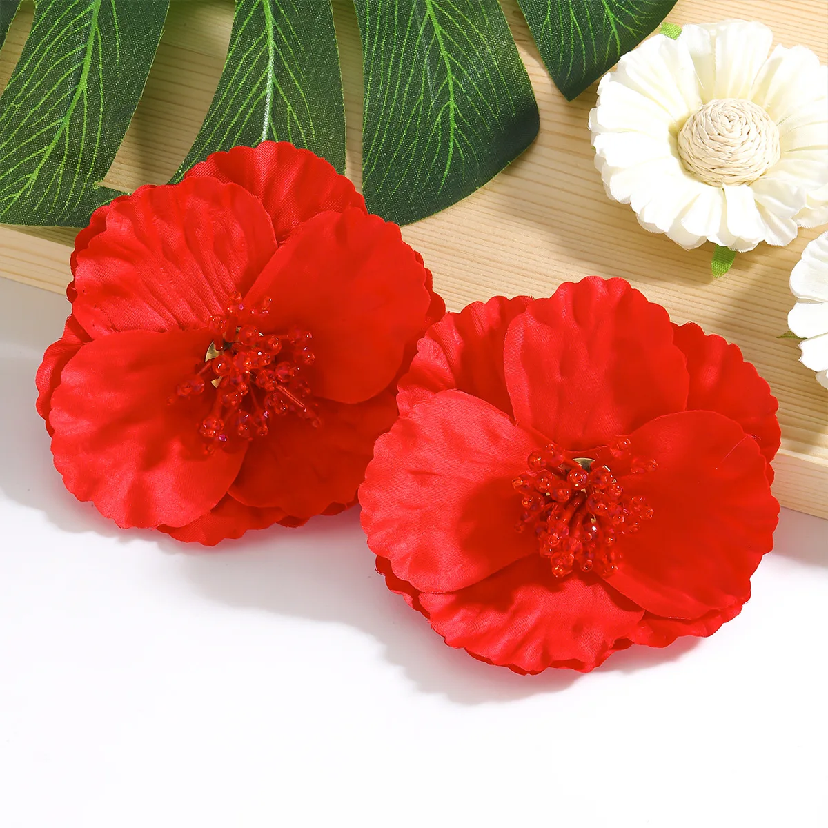 New DIY fashion simulation flower earrings, crystal handmade stamen fabric bright red flower earrings
