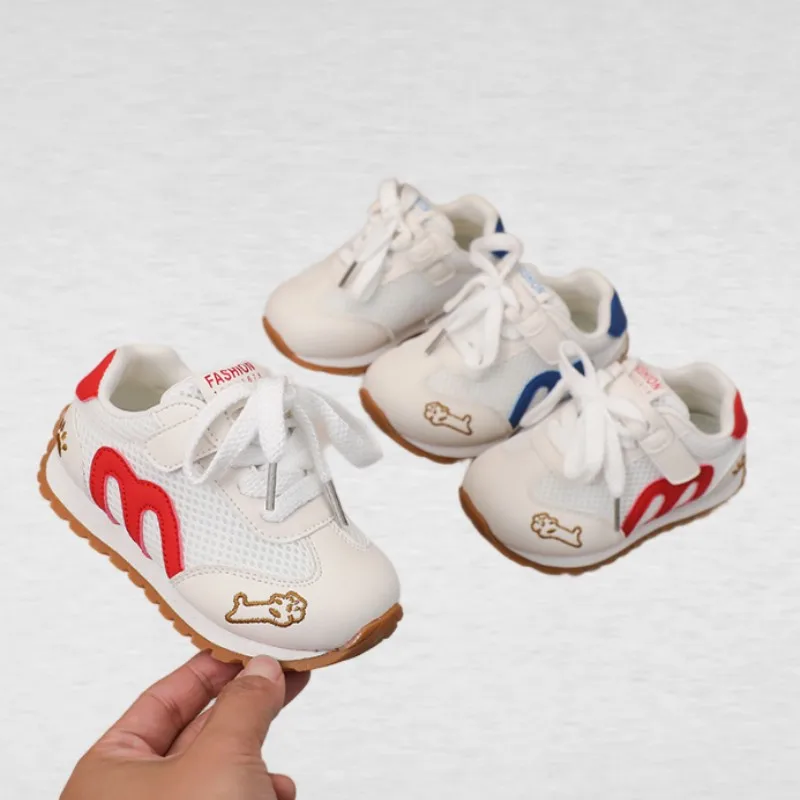 

Детские спортивные кроссовки с вышивкой и сетчатым верхом, новая модель весна-осень, повседневная обувь для мальчиков, дышащие кроссовки для девочек в стиле Форреста Гампа