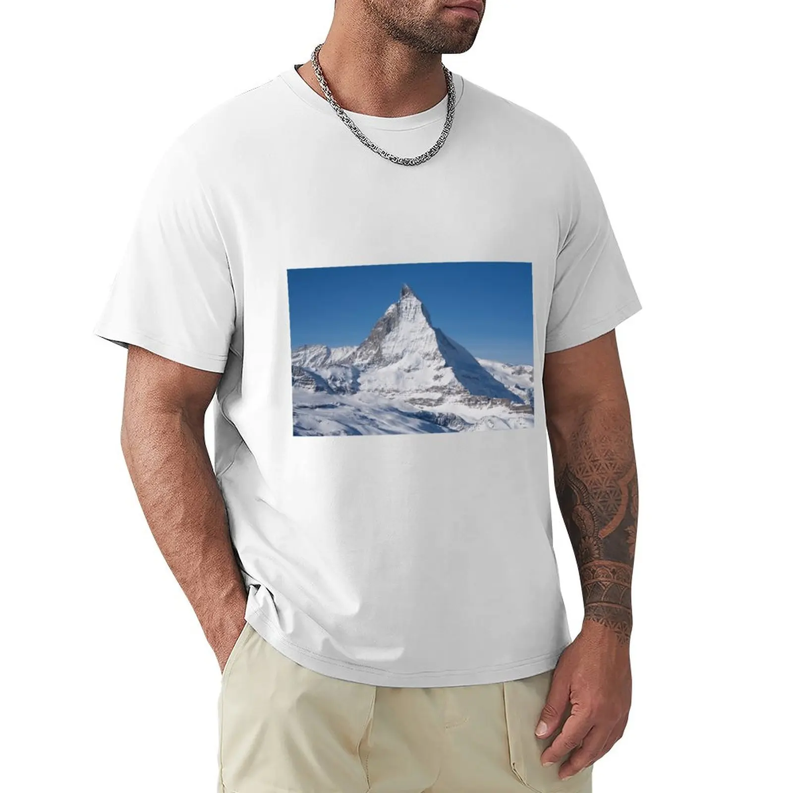 Matterhorn in winter, Zermatt, Valais, Switzerland T-Shirt oversizeds sports fans anime clothes oversized Men's cotton t-shirt