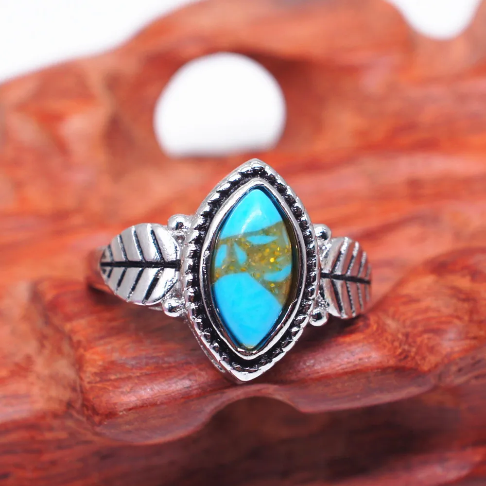 925 Sterling Silver Emerald Dyed Black Ring Vintage Turquoise Tree Leaf Ring Elegant Retro Jewelry Ideal for Special Occasions