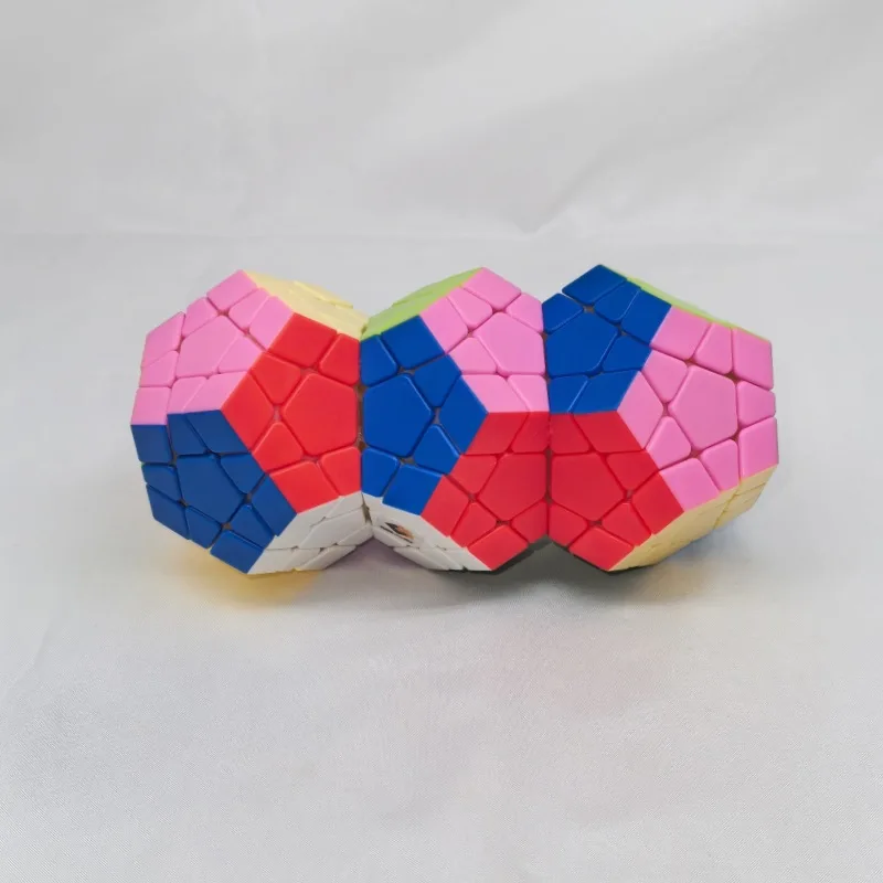 スーパーキューブ不規則なソリッドカラー接続 5 キューブ 3x3 メガミンクス 2 接続マジックキューブシャムメガミンクスキューブそわそわおもちゃ