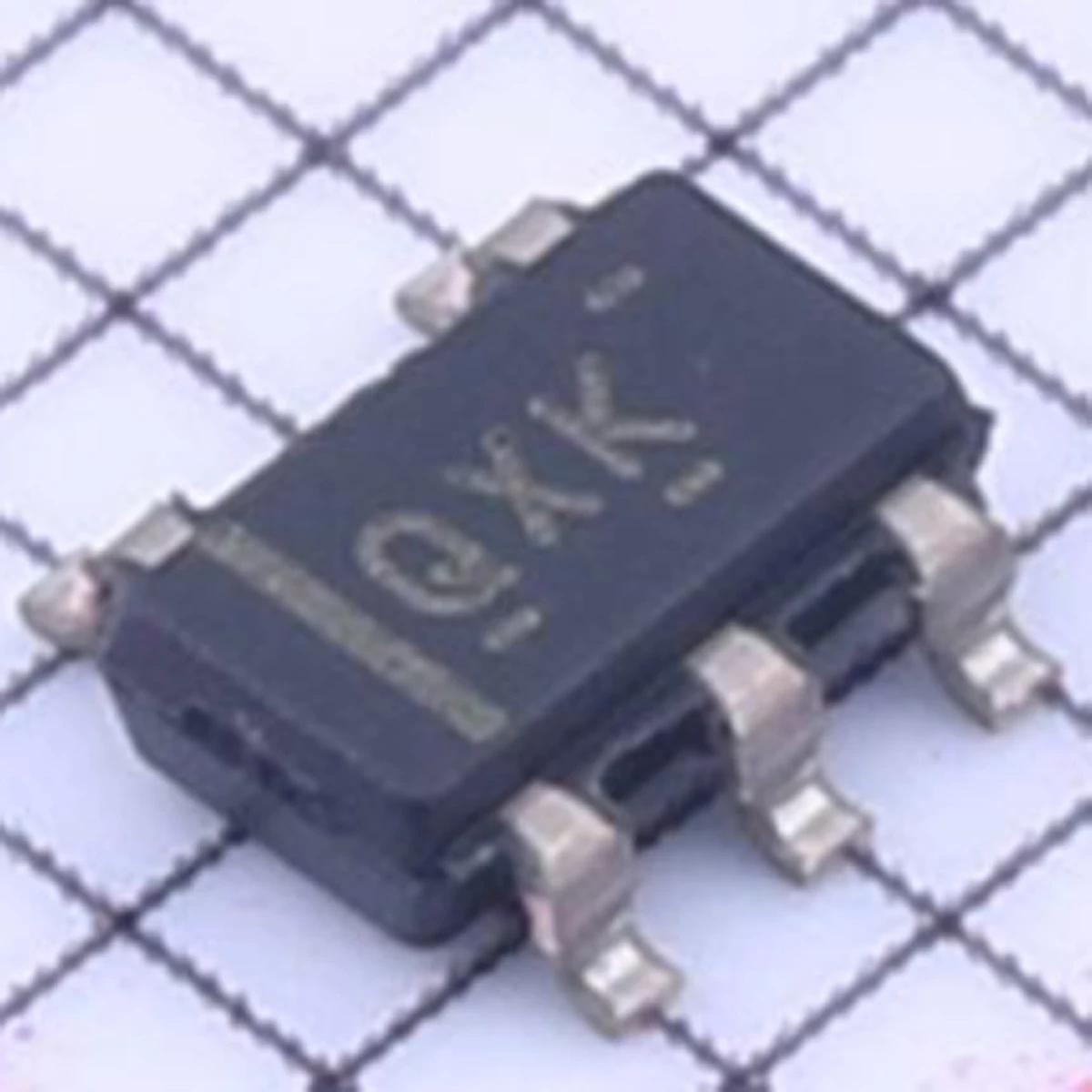 10PCS original QXK LED DRV RGLTR PWM SOT23-THIN LED driver SOT-23-5 TPS61040 TPS61040DDCR DC-DC regulator 1.8V~6V 1MHz 1-channel