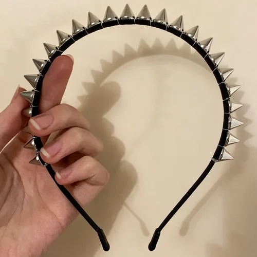 Diadema gótica Punk con tachuelas y remaches, tachuelas de Metal, diadema para el pelo con púas, tocado de moda alternativa con tachuelas para mujeres y hombres