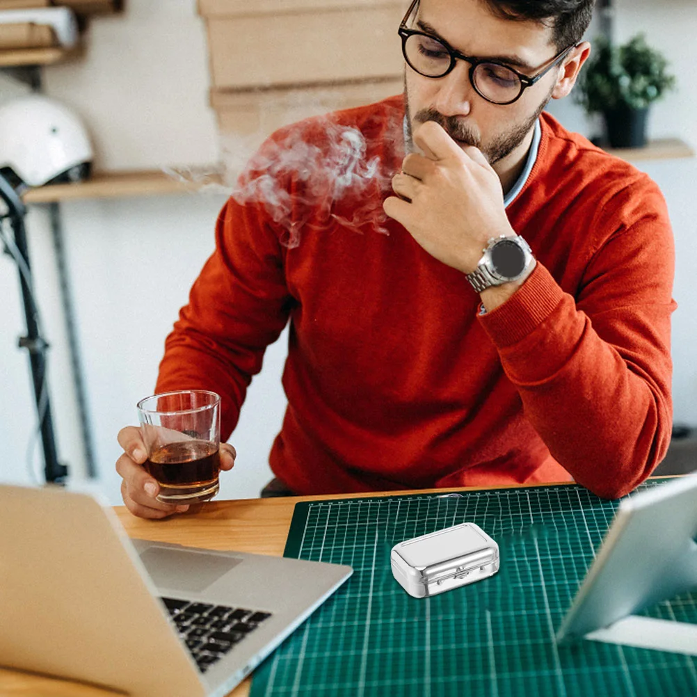 

2 Pcs Portable Ashtray Male Ornament Cigarette Vintage Travel Decoration Outdoor Stainless Steel Convenient Bar