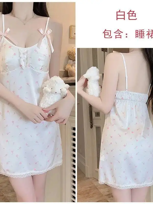 セクシーなドレス ディープ V ホット 胸パッド付き 純粋な欲望 怠惰な滑らかなアイスシルクドレス バックレス ディープ V サスペンダー ノースリーブドレス 5RTN