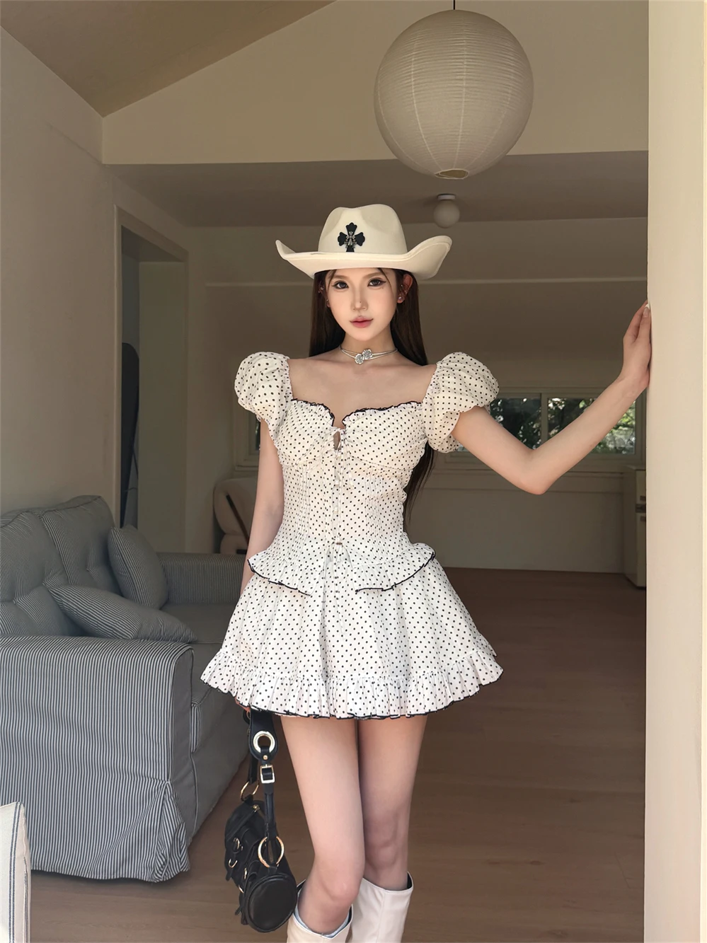 ensemble-robe-courte-style-ballet-pure-desire-a-manches-bouffantes-col-carre-avec-nœud-jupe-bouffante-en-dentelle-florale-style-doux-taille-basse