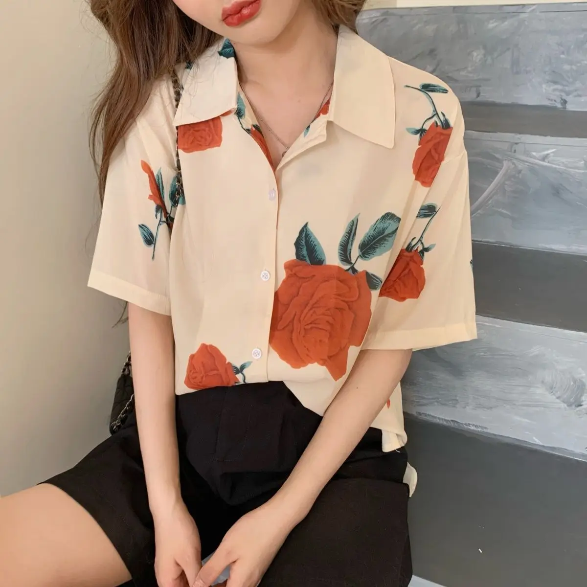 Woman Clothes Hong Kong Retro Fashion Style Rose Pattern Short Sleeved Shirt Retro Collar Loose Printing Trend Top Bright Color