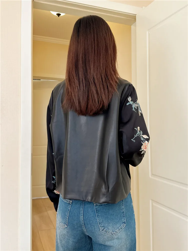 Neue Chinesische Kurze Lederjacke für Damen Frühling Herbst 2025 Neue Hochwertige Bestickte Knopfleiste Oberteil in Kleiner Größe