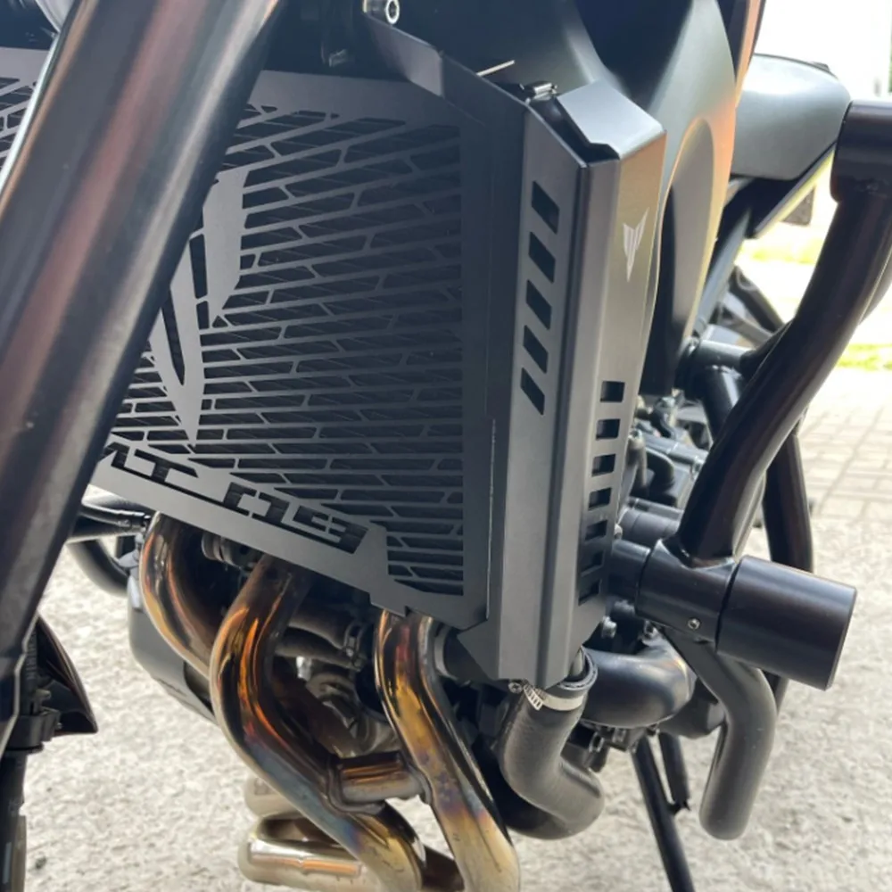 

For YAMAHA MT-09 FZ09 MT07 FZ-07 2014 2015 2016 2017 MT 07/09 FZ 07/09 Motorcycle Radiator Guard Protector Water Tank Protection