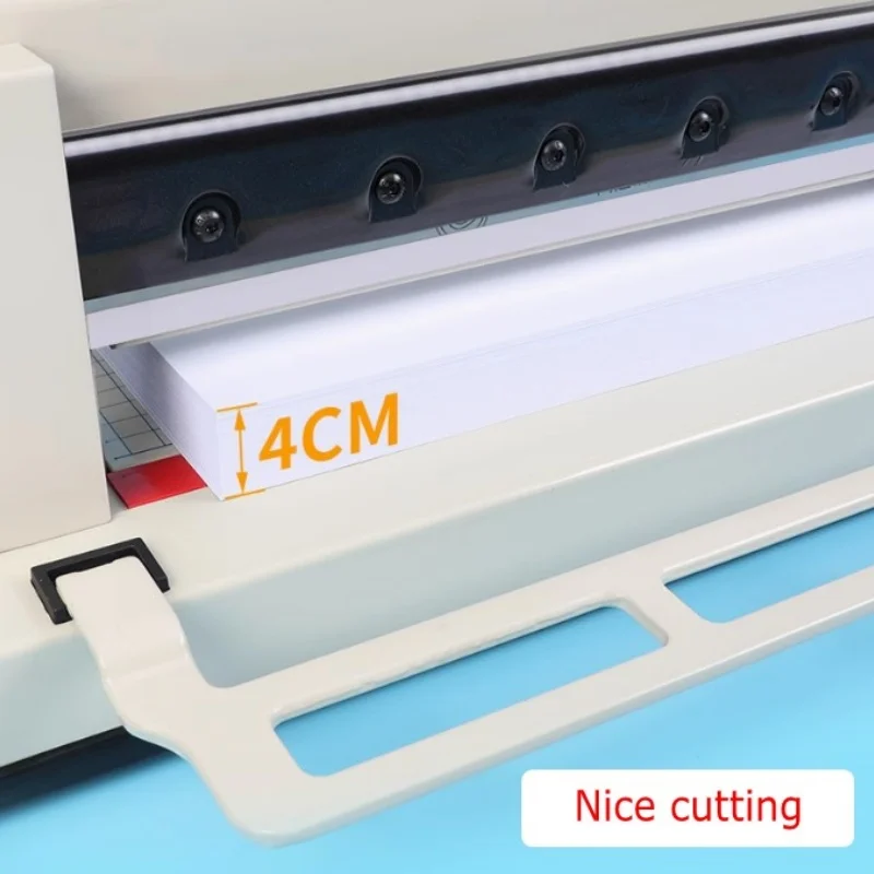 Рисунок 4 - Ручной резак для бумаги формата А4