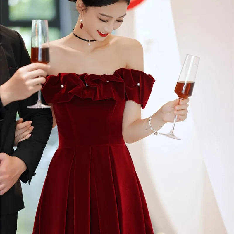 

Wine red one-line shoulder toasting dress new bridal party