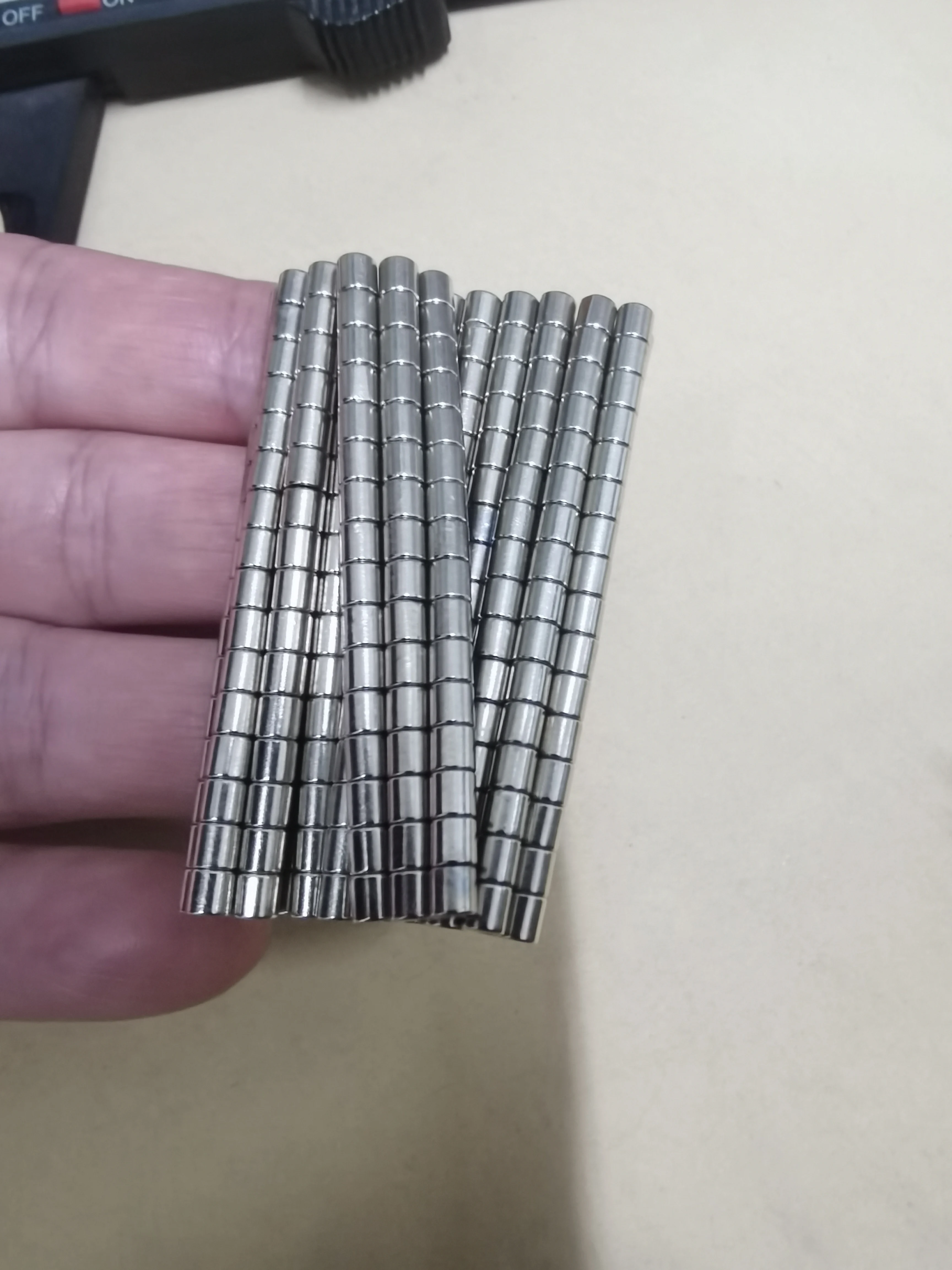 

Мощный неодимовый магнит N52 3.5x3.5 4x1.5 для холодильников, поделок, электровелосипедов, скутеров, миниатюрных цилиндрических дисков, рекламных щитов, индивидуальных проектов и DIY