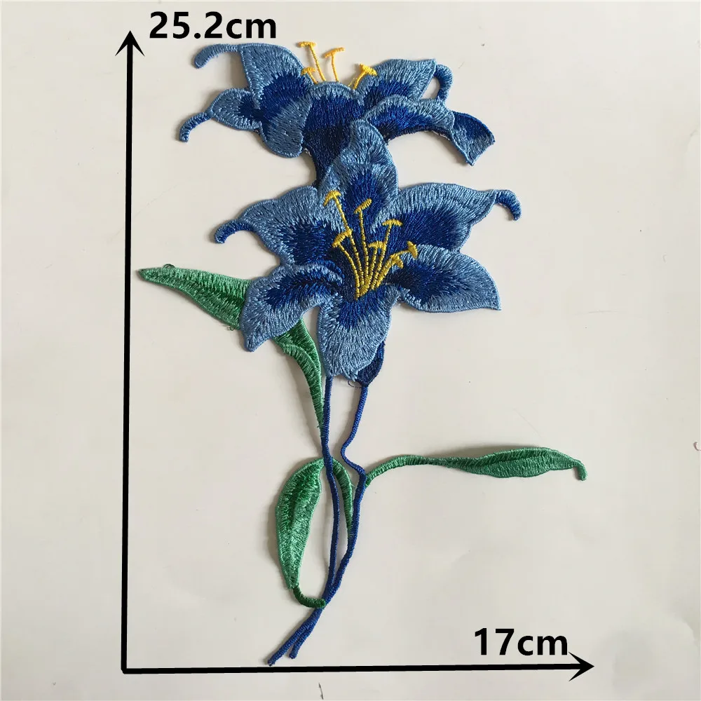 Vendite all\'ingrosso di 1-10 pezzi ricamo in poliestere fiori colorati decorazione cucito fai da te abbinamento vestiti abiti accessori