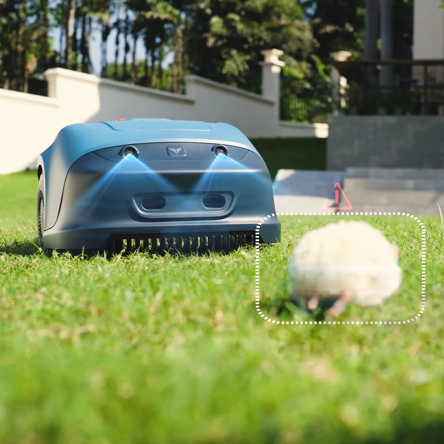 OEM Factory Robotic Lawnmower Self-Propelled with GPS Navigation Grass Cutter Battery App Control Portable  Weeding  Mower