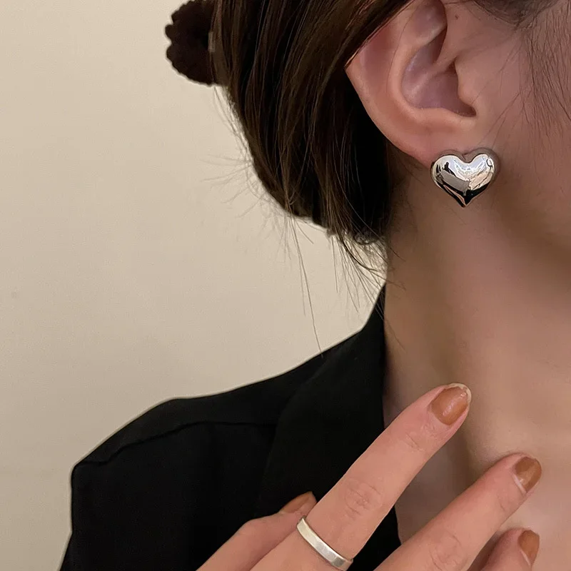 Koreaanse Trend Metalen Hart Stud Oorbellen voor Vrouwen Punk Elegante Minimalistische Gladde Liefde Oordruppels Meisje Partij Sieraden Paar Geschenken