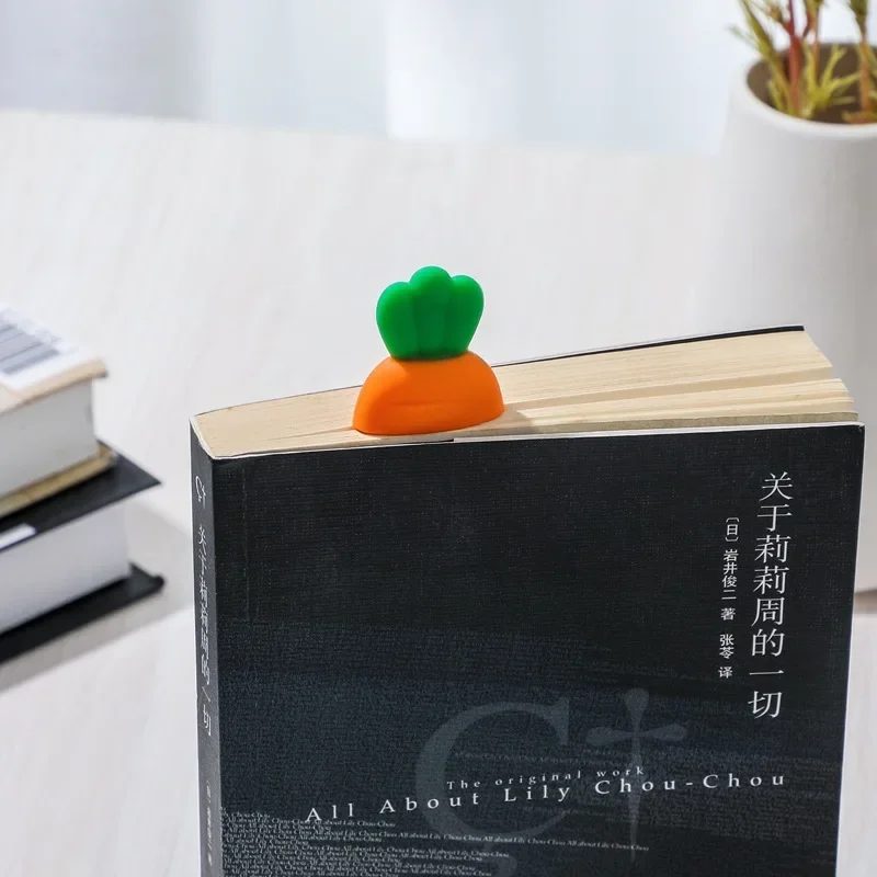 1PC Creative Cute Cartoon Carrot 3D Silicone Bookmarks Student Reading Index Tools Book Accessories Children Stationery Gift Toy