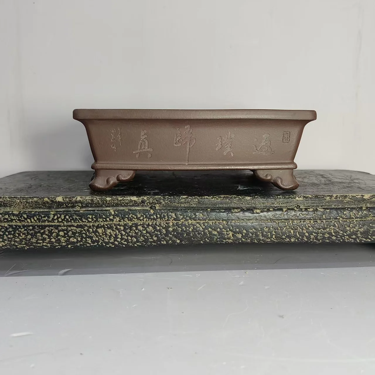 

Классический несливленный горшок для бонсай Исин из фиолетовой глины с дизайном Cloudfeet