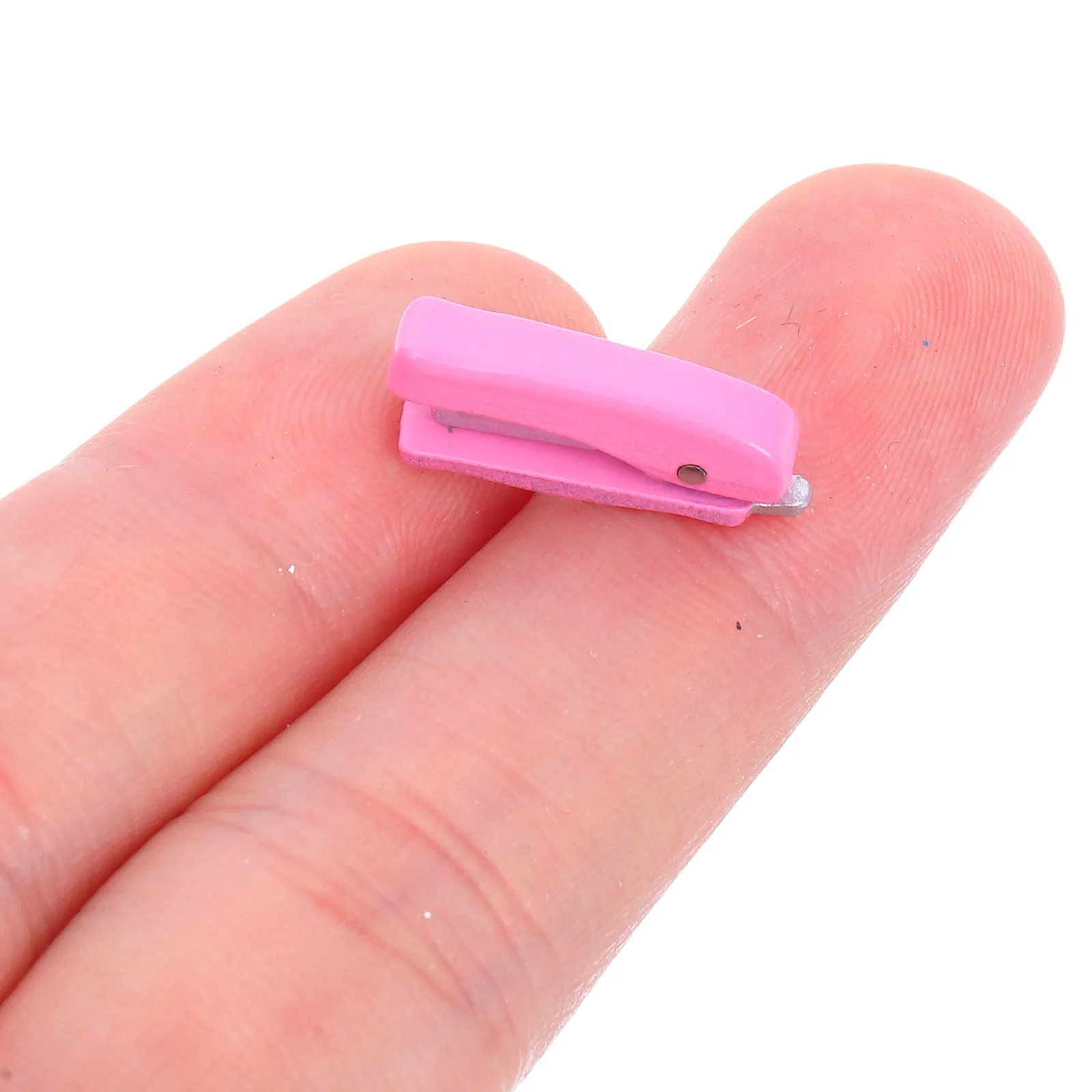 Mini Metal Stapler for Dollhouse – Functional Tiny Desk Accessory, Realistic Miniature Office Decor