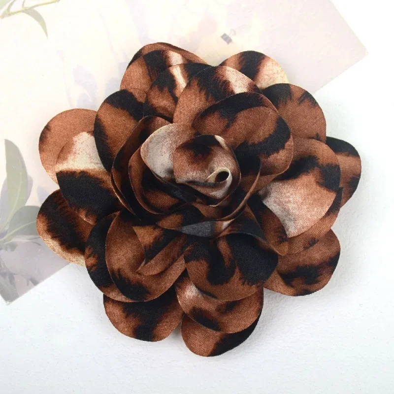 Handmade Fabric Leopard Print Flower Brooches for Women Vintage Corsage Lapel Pins Wedding Party Badge Jewelry Accessories
