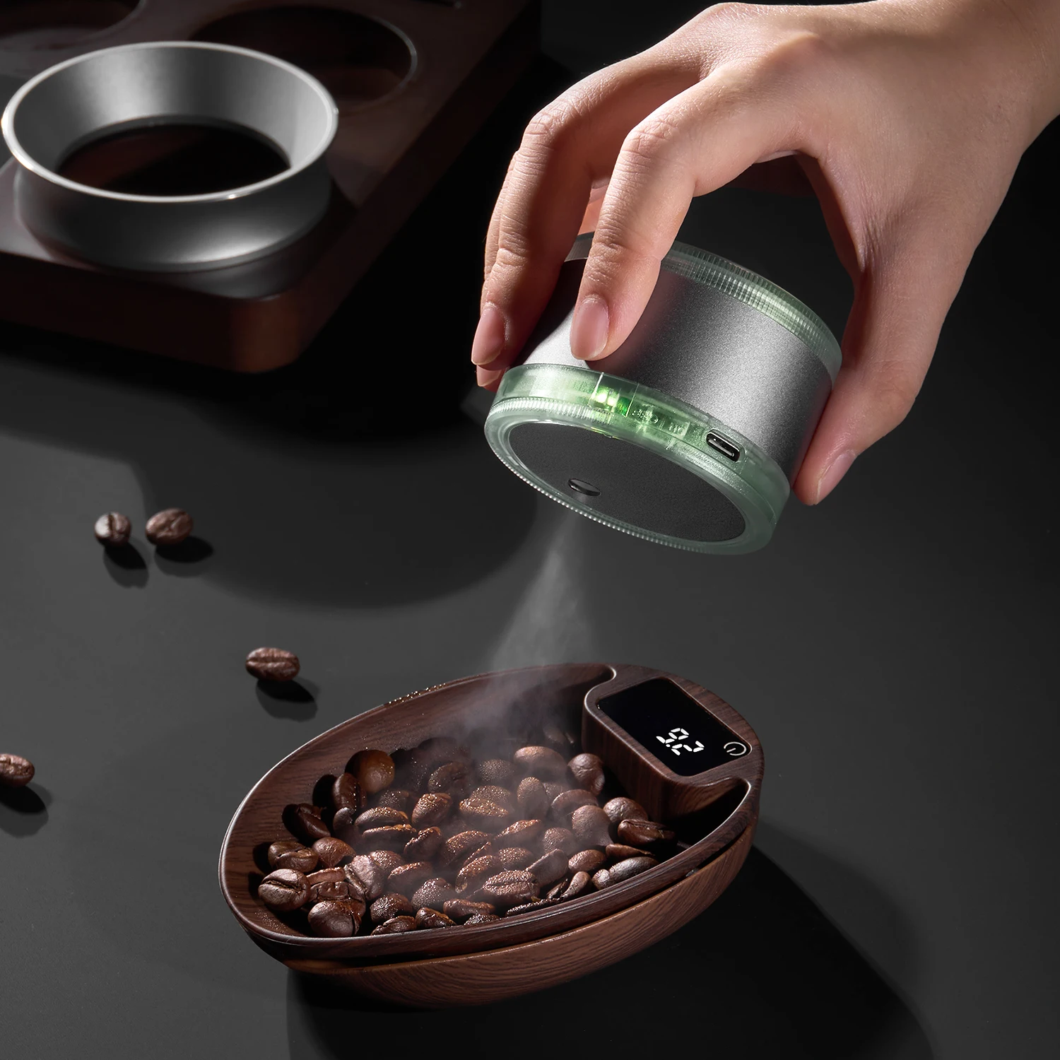 ZIRKUS Coffee Bean Atomizer with Magnetic Base Anti-Static Automatic Spray Bottle Portable Rechargeable Coffee Accessories