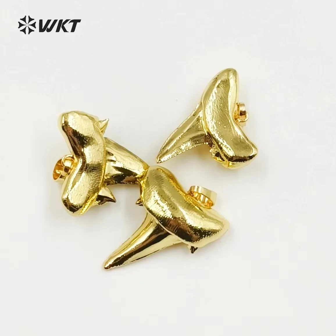 WT-P248 Wholesale Fashion 24k Metal Eletroplated Necklace Pendant With Full Metal Shark Tooth Shape Pendant Jewelry Making