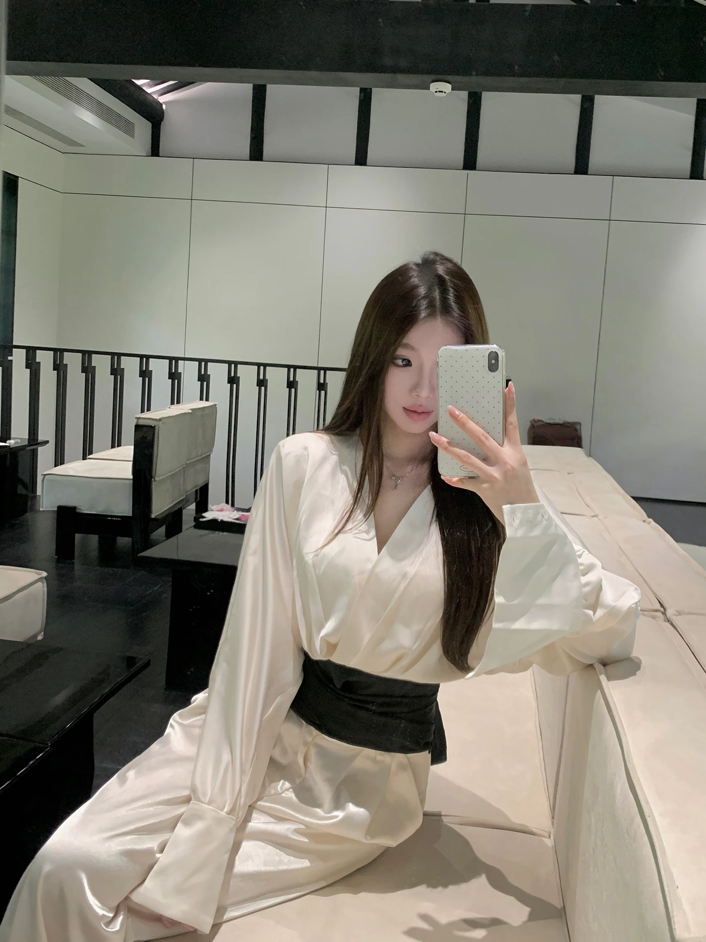 

Топ с V-образным вырезом и рукавами «летучая мышь» в стиле EU Design Sensation, с завязками на талии, длинными рукавами, из полиэстера, французский стиль