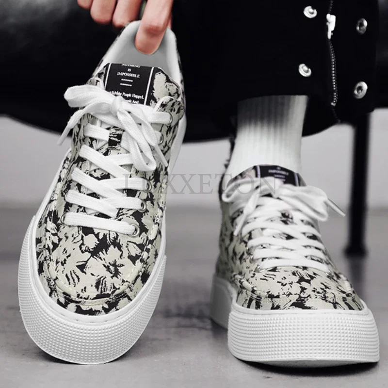 Men Canvas Vulcanized Shoes 2024 New Designer Fashion Casual Printed Canvas Summer Comfortable Lace Up Skateboard Men Shoes