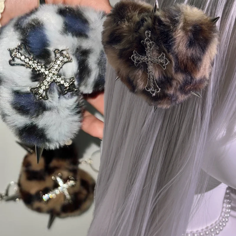 

Креативные заколки для волос в стиле панк-дайвинг, с плюшем, заклепками, крестиками, леопардовым принтом, Y2K, для дерзких девушек, персонализированные аксессуары